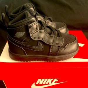 🚫SOLD🚫Nike Air Jordan - 6C